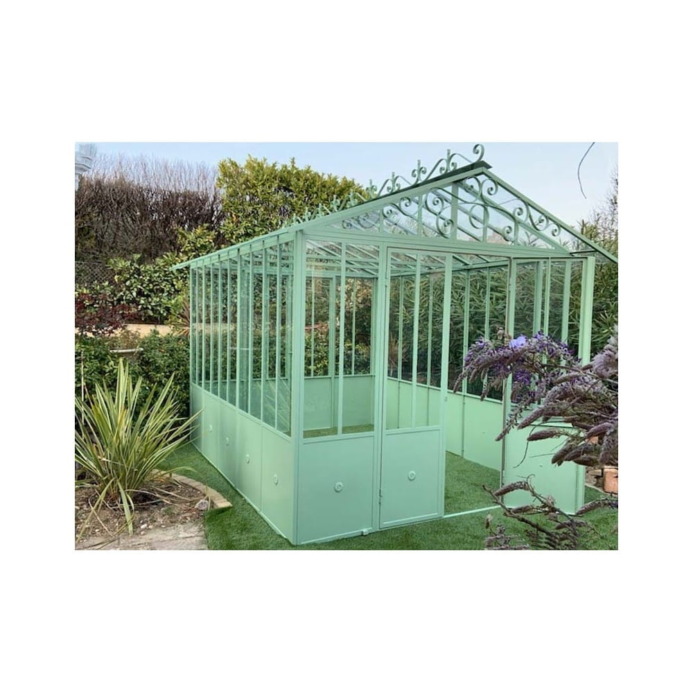 Serre d'hivernage ou jardin d'hiver, en fer peint et vitrée. standard  260*340 cm. Structure extérieure modulable.